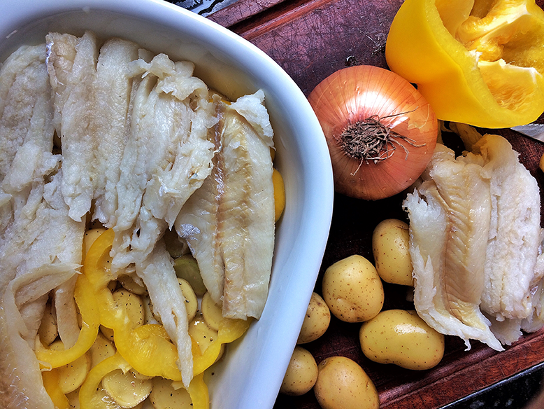 Receita de bacalhau ao forno com pimentão amarelo e batata bolinha
